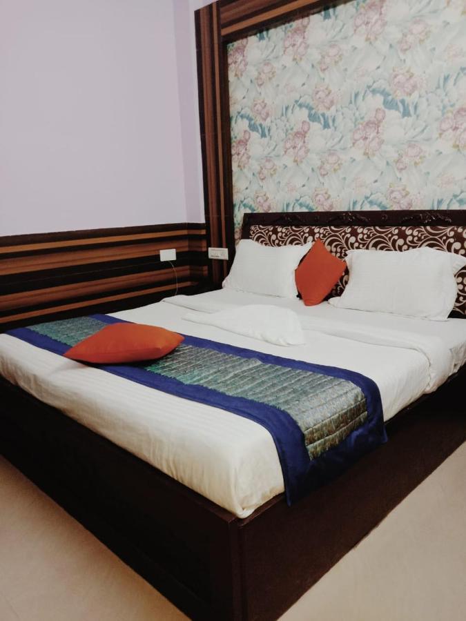 Perfect Palace Hotel New Delhi Exterior photo